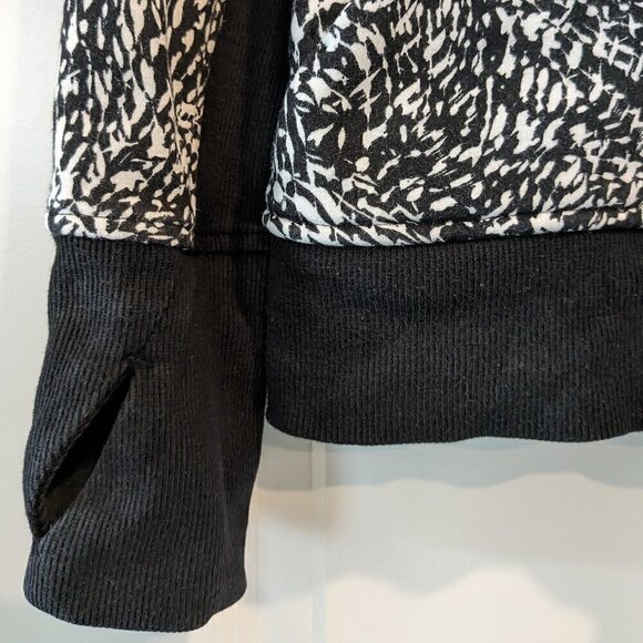 Athleta Triumph Hoodie Medium - Picture 11 of 16